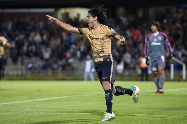 Britos festejó el gol que revivía la posibilidad de Liguilla.