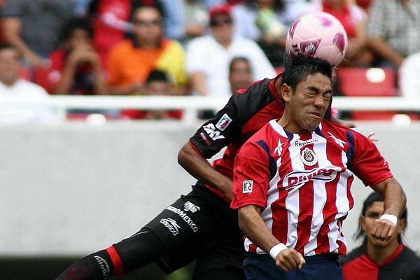 Buscando el balón por aire