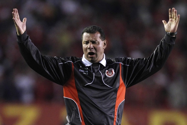 Celso Roth logró llevar a su equipo al triunfo