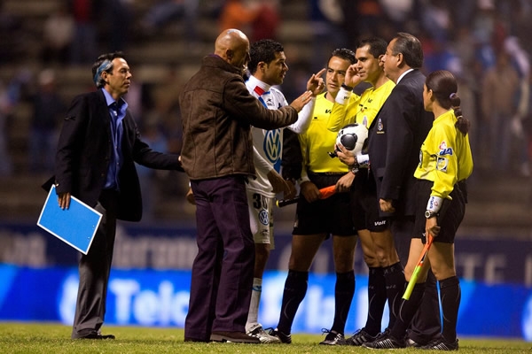 Chelís reclamó al cuerpo arbitral