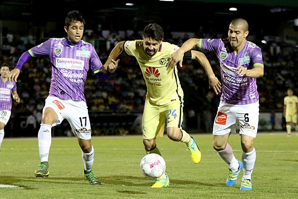 Chiapas intentó detener a su rival pero de poco le sirvió.