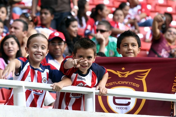 Chivas-Estudiantes 8