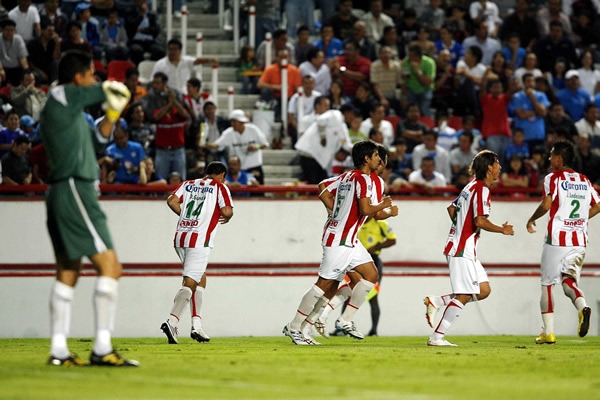 De pénalty necaxa abrió el marcador