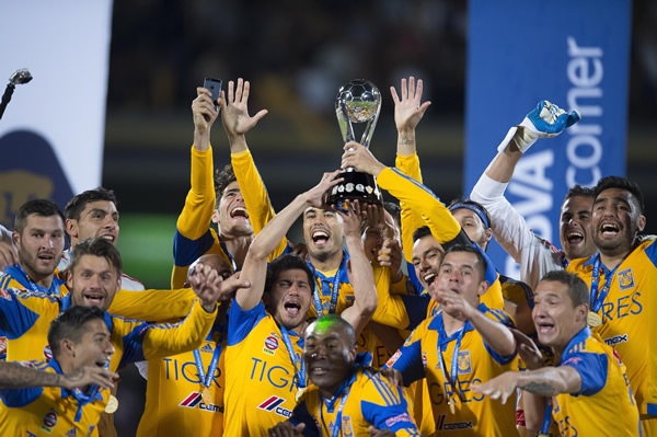 Después de la tanda de penales, Tigres se coronó Campeón.