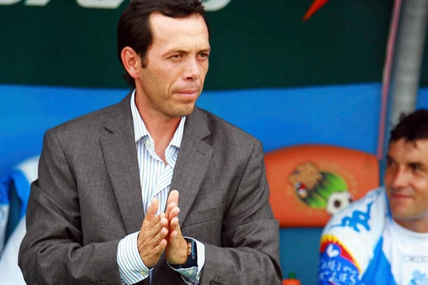 Eduardo Fentanes atento al encuentro