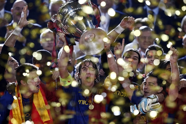 El Capitán Puyol lo grita al cielo.