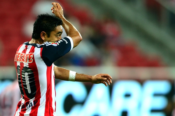 El fuera de juego, el talento de Sánchez y las equivocaciones son las constantes.