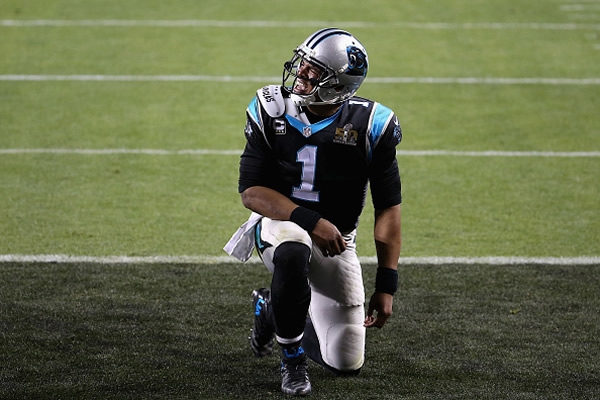 El resumen del SB50: Mediocres Panteras.