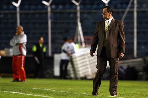 Enrique Meza llevó a su equipo a la Fase de Grupos