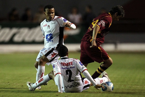 Estudiantes-Indios