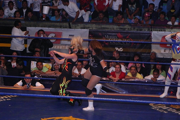 Faby castigó a Sexy Star