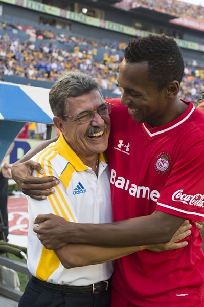 Ferreti saluda a su ex pupilo.