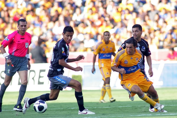 Fonseca tuvo una oportunidad muy clara para marcar