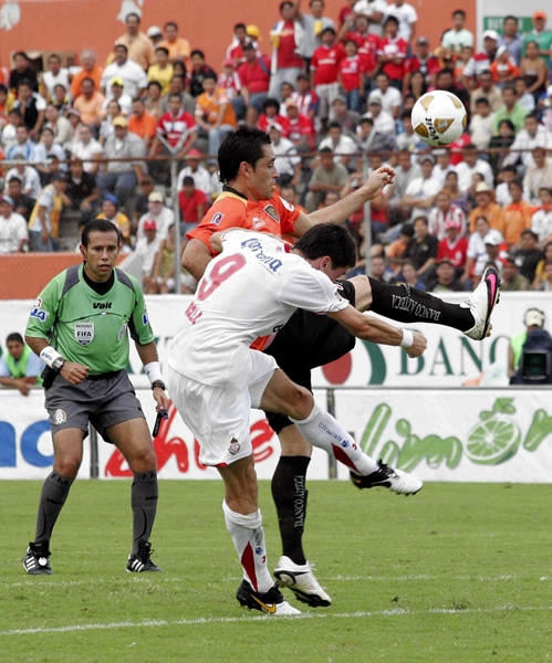 Foto de acción del partido Jaguares-Toluca