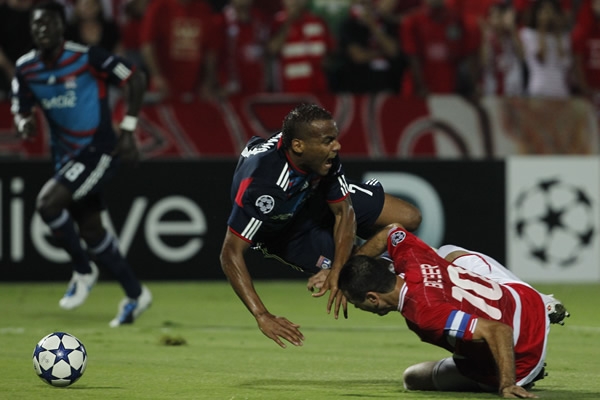 Fuerte entrada sobre Jimmy Briand