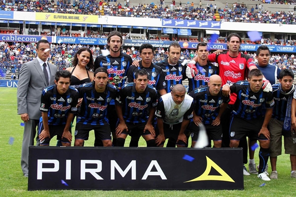Gallos Blancos posa para las cámaras