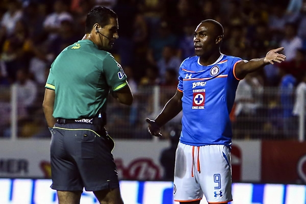 Guerrón desperdició el penal y una gran oportunidad.