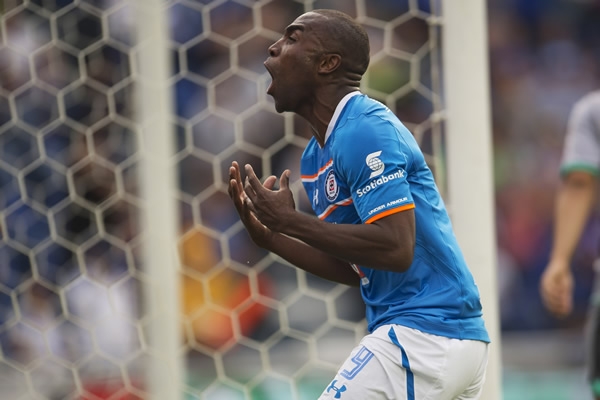 Guerrón vio dos goles anulados.