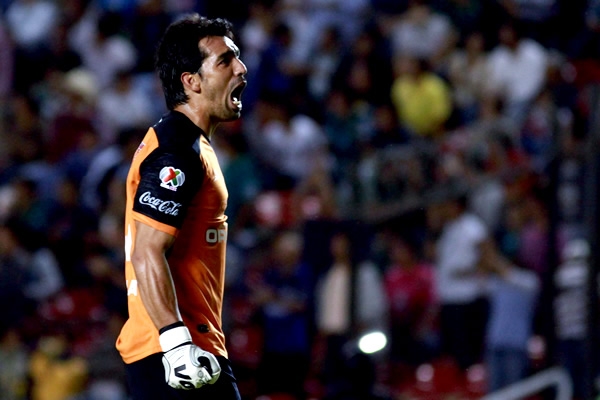 Hernández gritó con intensidad la ventaja parcial, Gallos 2-0 León.