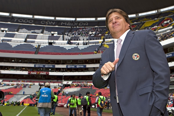 Herrera, invencible en el Estadio Azteca.