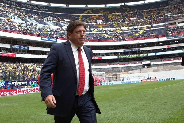 Herrera volvió a pisar la cancha del Azteca.