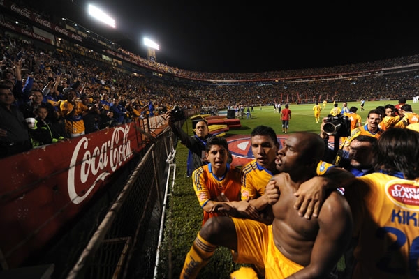 Itamar festejó con todo su segundo tanto