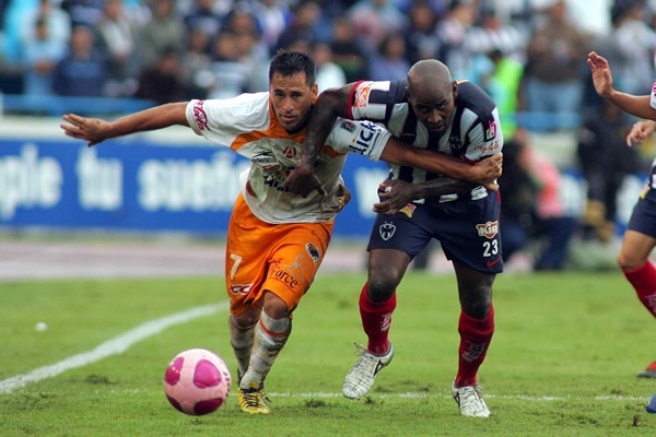 Jaguares aguantó y se llevó los 3 puntos