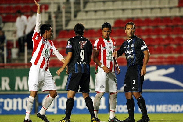 Joaquín Beltrán no pudo mantener en cero la meta de los emplumados.