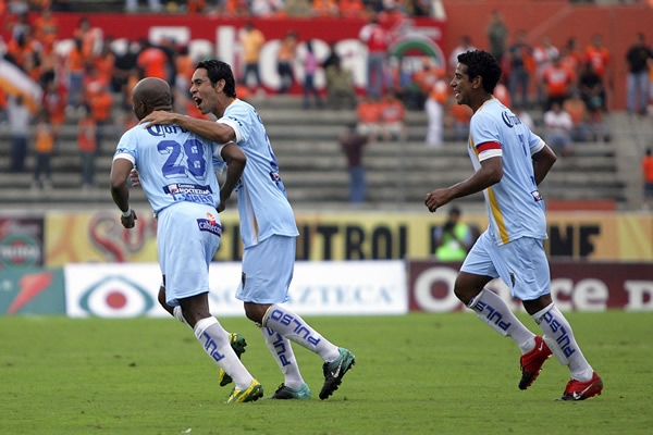 Los jugadores de San Luis celebrando el único tanto del partido