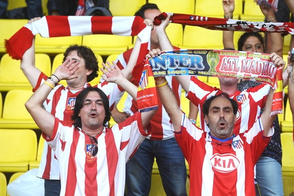 La afición colchonera, buscando el título