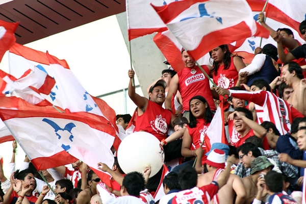 La afición de Chivas no dejó de apoyar