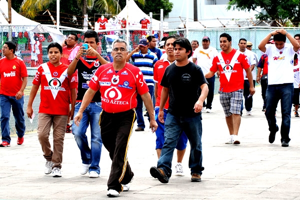 La afición Jarocha ya llega al Pirata Fuente.