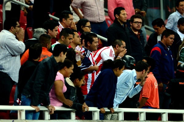 La afición Rojiblanca abucheó al plantel de Ortega.