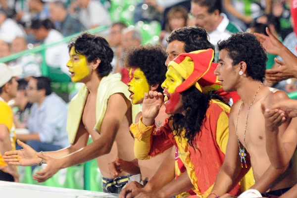 La afición visitante también se hizo presente.