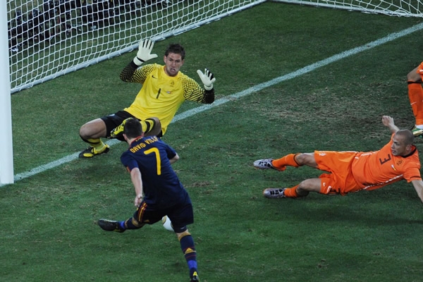 La defensa holandesa evitó el gol por mucho tiempo.