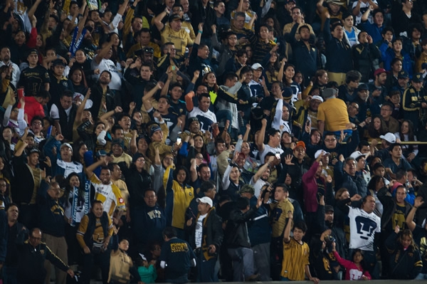 La parcialidad de Pumas confía en una remontada histórica.