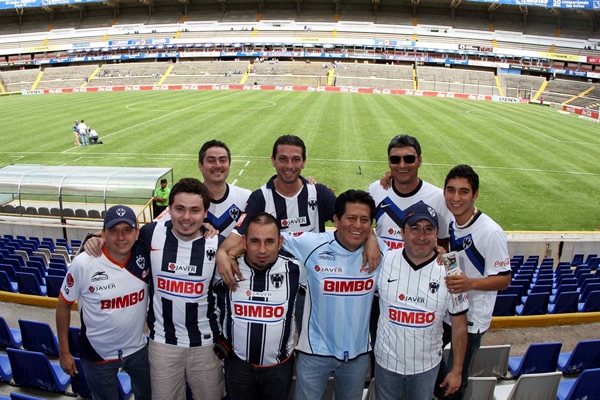 Largo viaje para apoyar a los Rayados