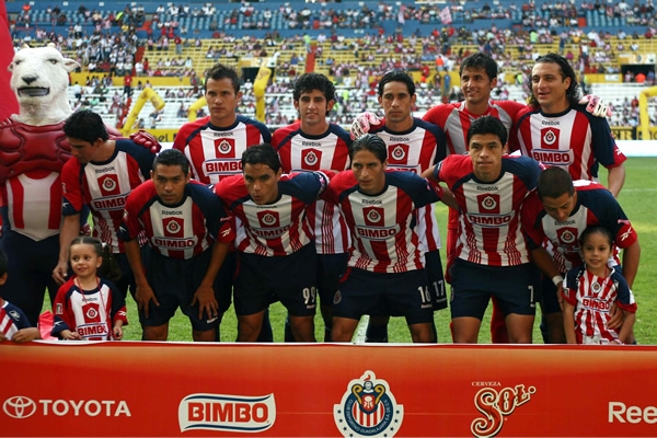 Las Chivas se toman la tradicional foto de equipo