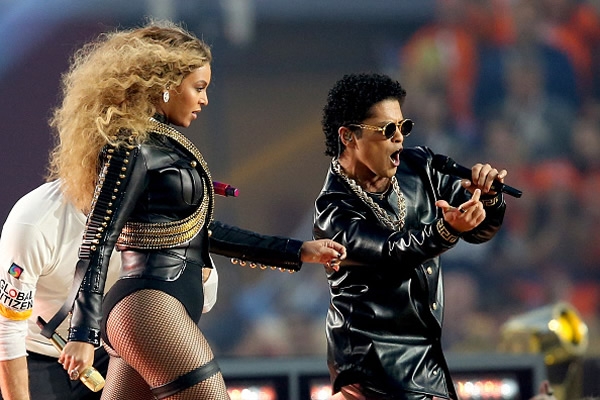 Las imágenes del show de medio tiempo del Super Bowl 50.