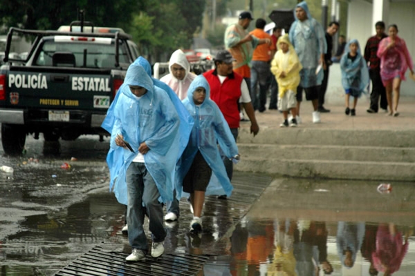 Las inclemencias del tiempo no son obstáculo para la afición.