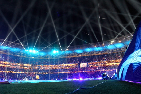 Las luces llenaron el Soccer City