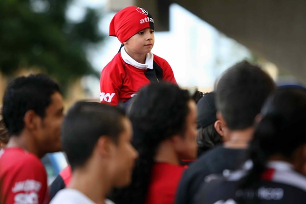 Los colores rojinegros se sienten desde chico