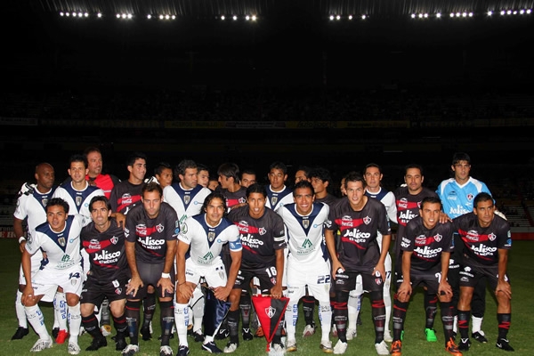 Los equpos posaron juntos para la foto