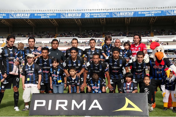 Los Gallos antes del encuentro