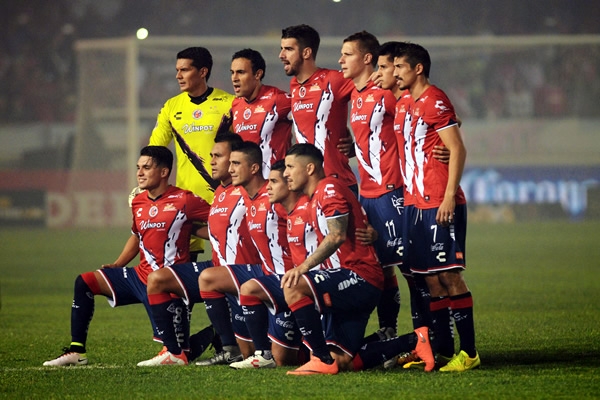 Los rojos se presentaron ante su gigante jarocho.