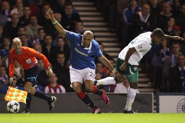 Madjid Bougherra consiguió la marca