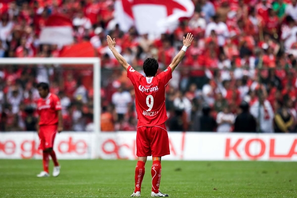 Mancilla agradeciendo al público