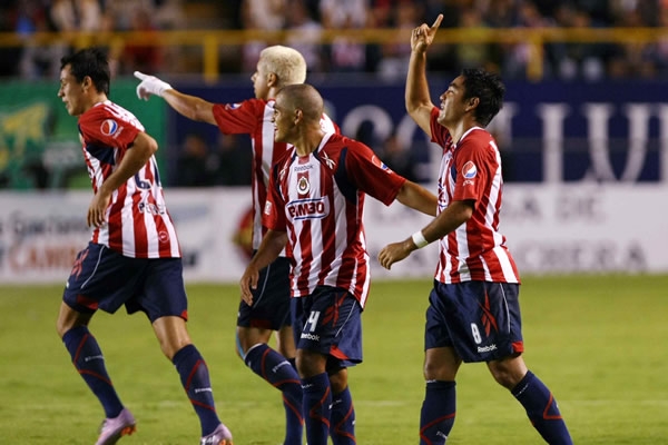 Marco Fabián inaguró el electrónico