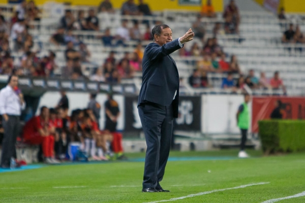 Meza no se confió y al final venció.