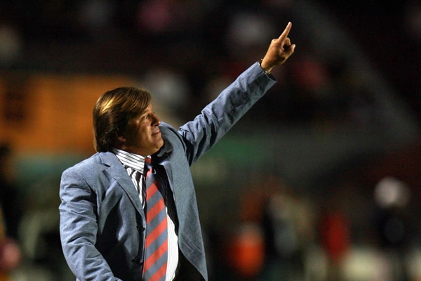 Miguel Herrera celebra el accionar se su equipo